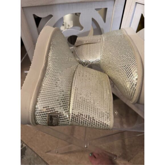 Juicy Couture platino o’clock tan gold sequin bling ugg boots 8.5 nwt - Picture 5 of 7